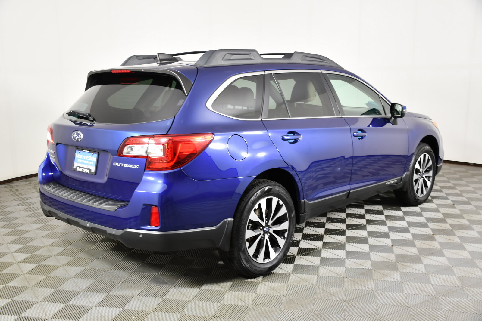 Used 2017 Subaru Outback 2.5i Limited AWD/4WD image 6
