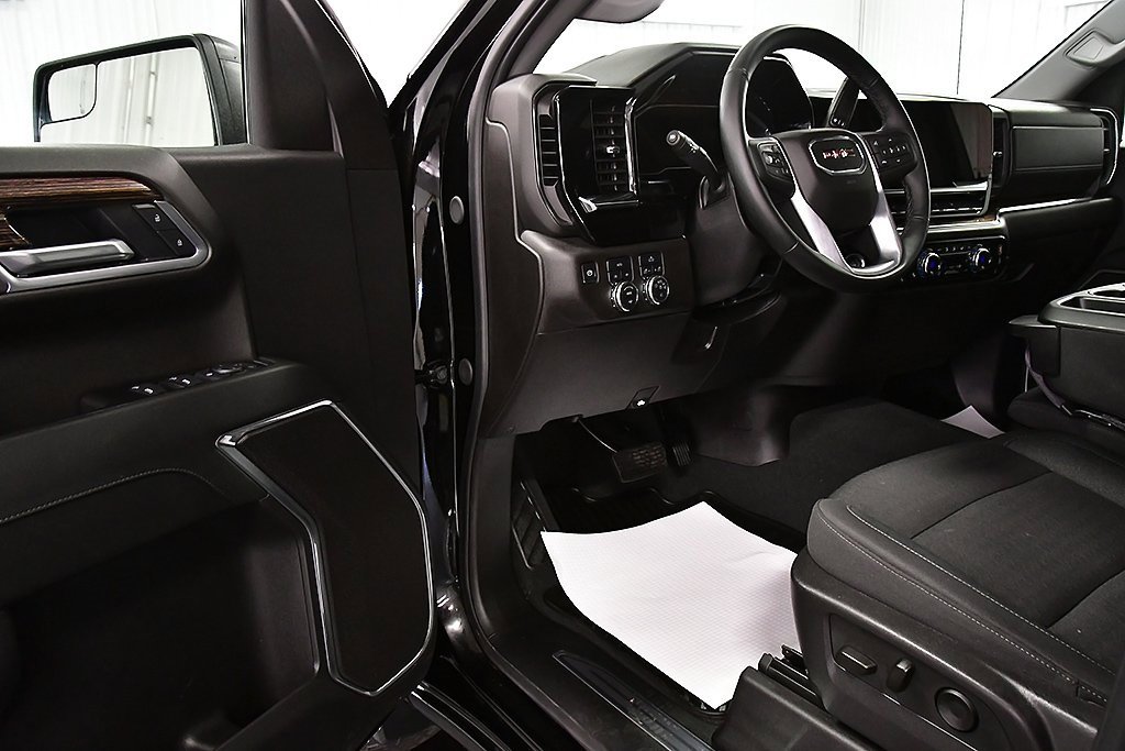 Used 2025 GMC Sierra 1500 Elevation image 16