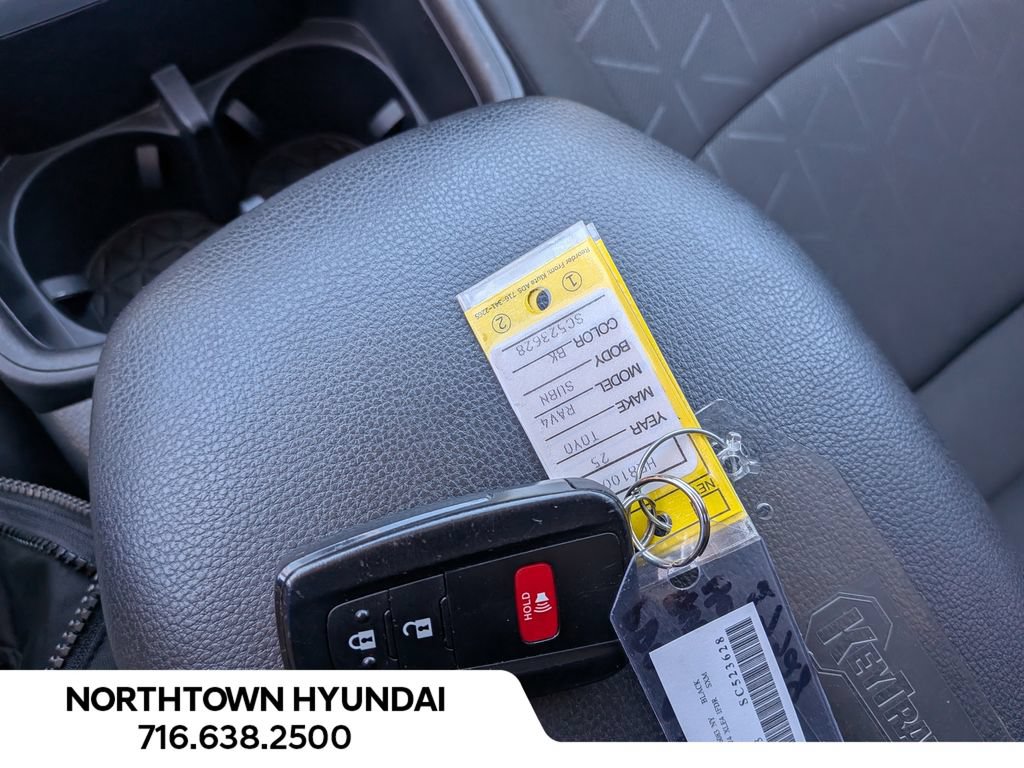 Used 2025 Toyota RAV4 XLE AWD/4WD image 22