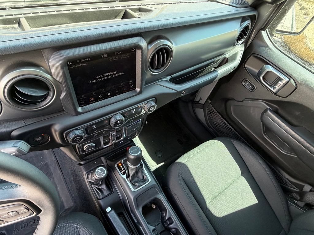 Used 2023 Jeep Gladiator Sport AWD/4WD image 19