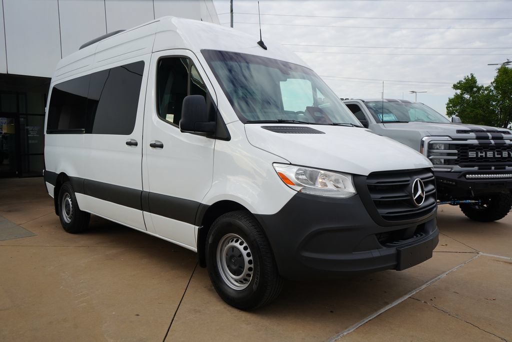 Used 2025 Mercedes-Benz Sprinter 2500 image 2
