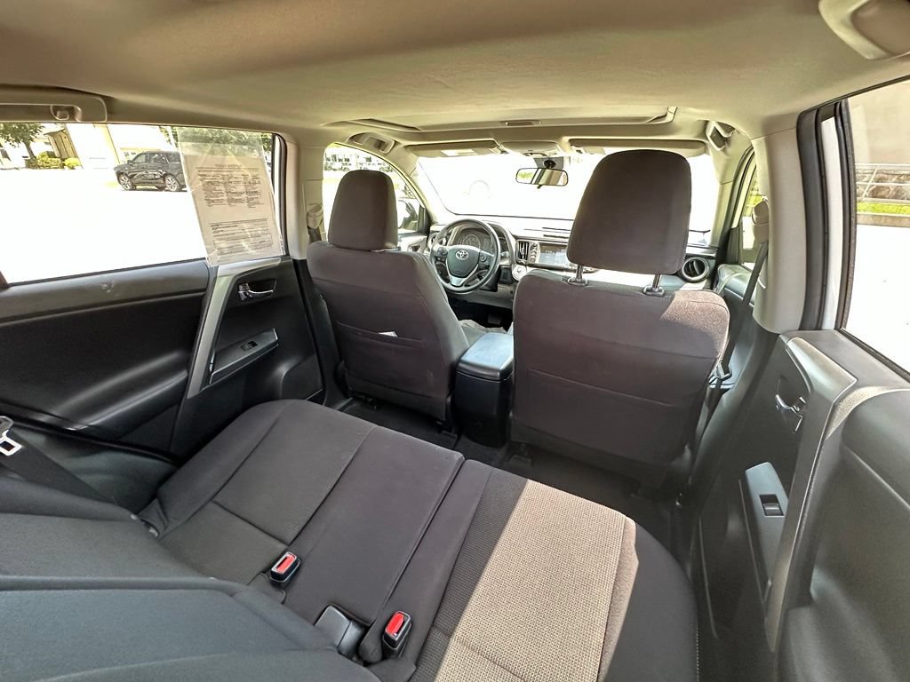 Used 2018 Toyota RAV4 XLE FWD image 25