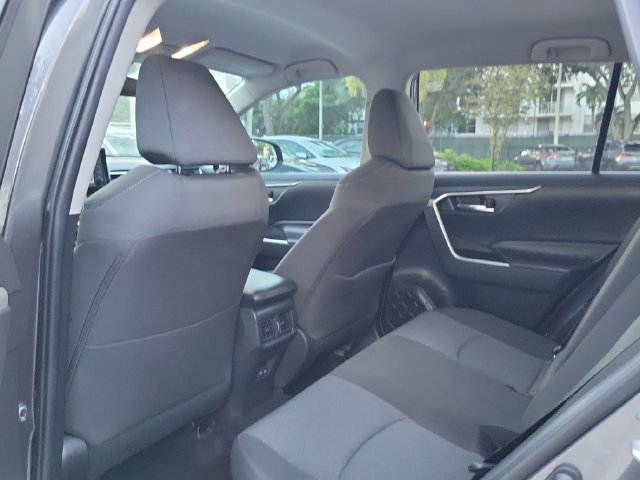 Used 2022 Toyota RAV4 XLE AWD/4WD image 7