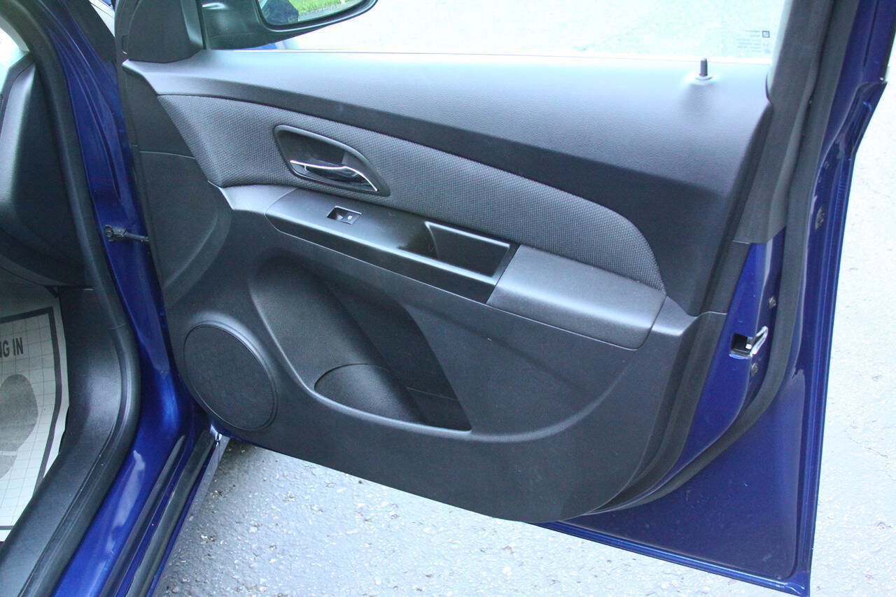 Used 2012 Chevrolet Cruze LT FWD image 17