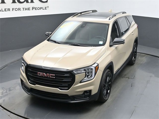 Used 2023 GMC Terrain SLT w/ Elevation Edition image 44