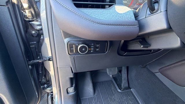 New 2026 Ford Explorer Platinum image 30