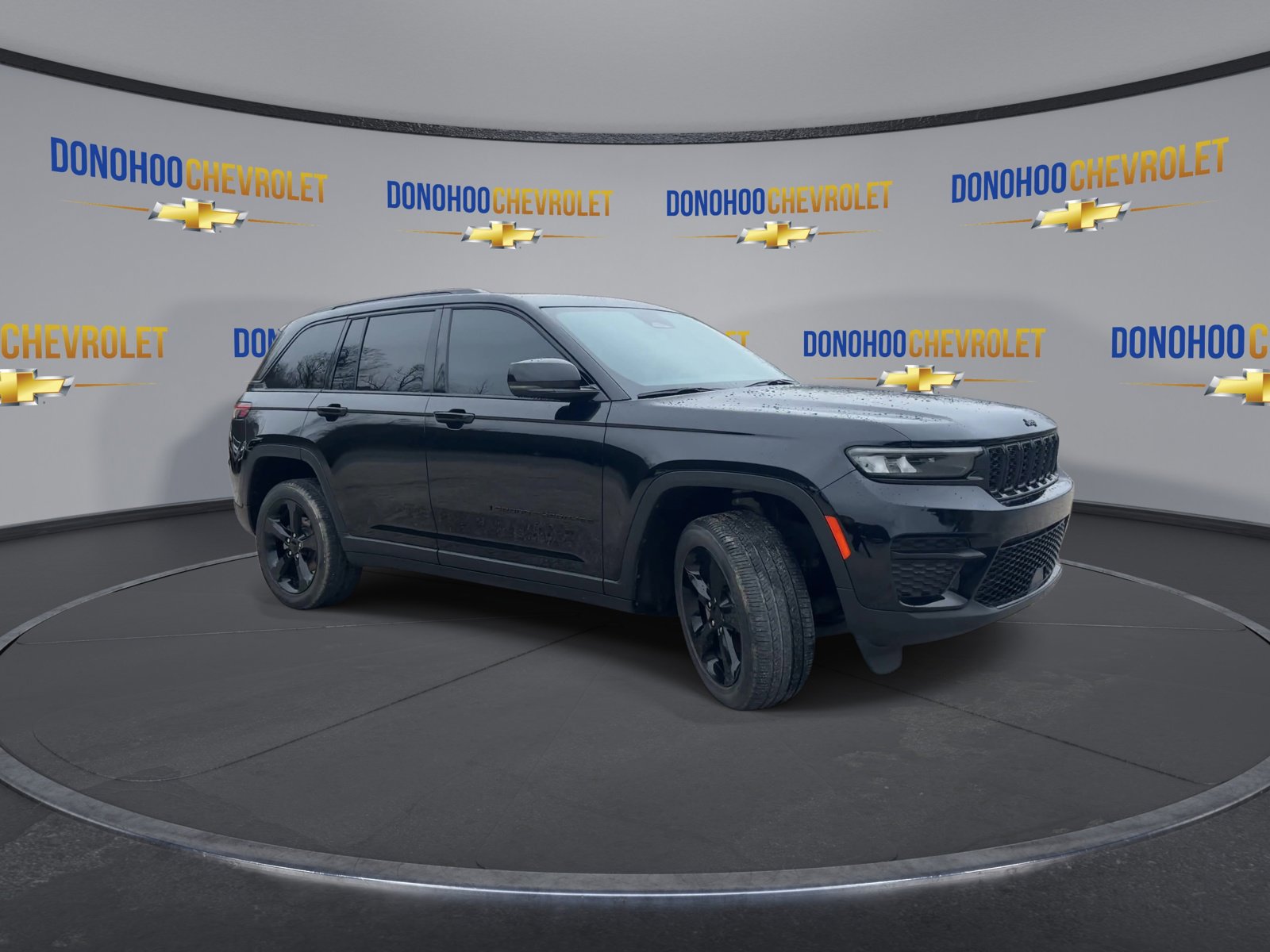 Used 2024 Jeep Grand Cherokee Altitude image 5