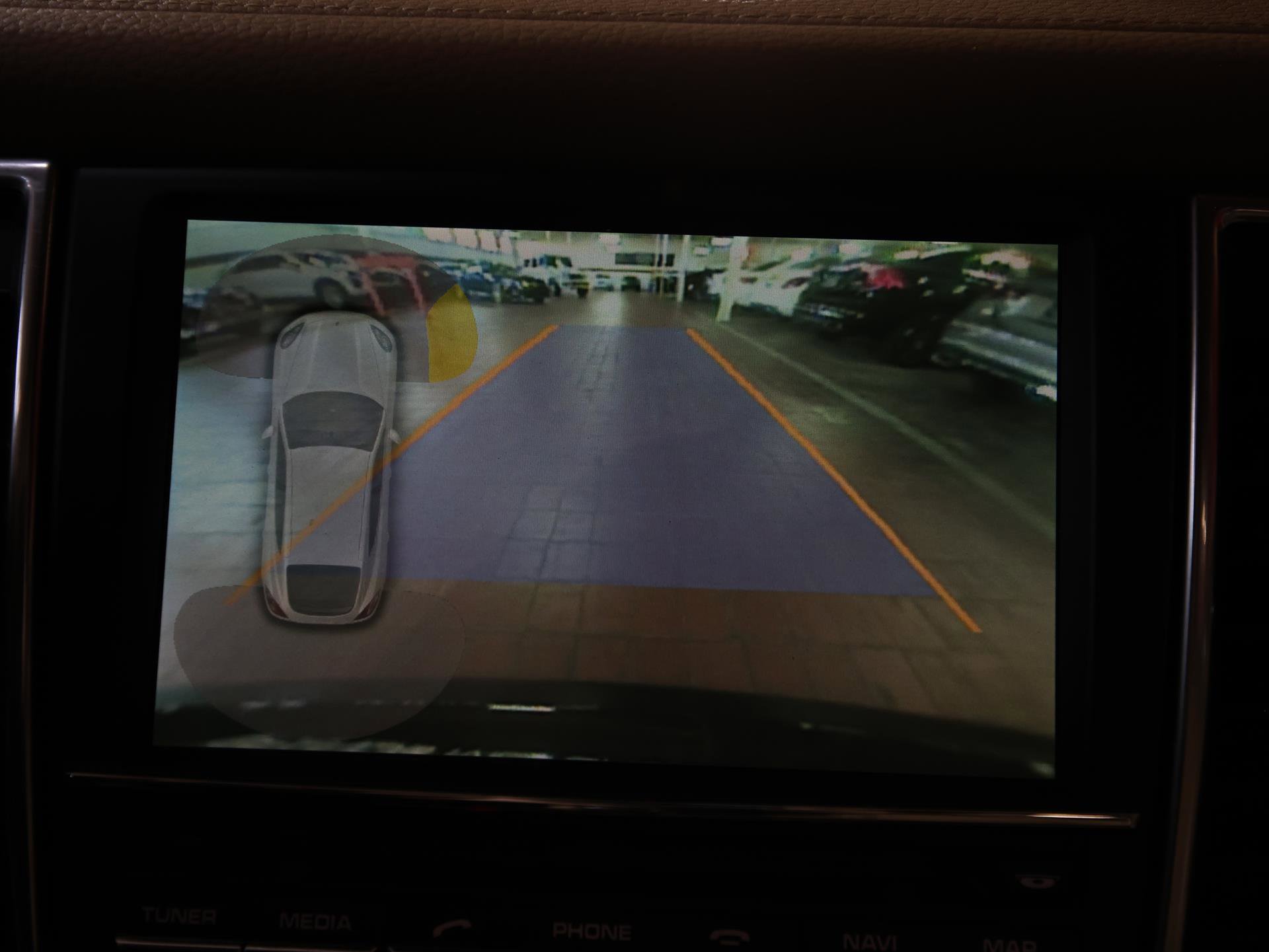 Used 2013 Porsche Panamera image 19