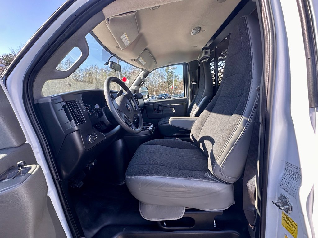 Used 2024 GMC Savana 2500 w/ Driver Convenience Package image 16