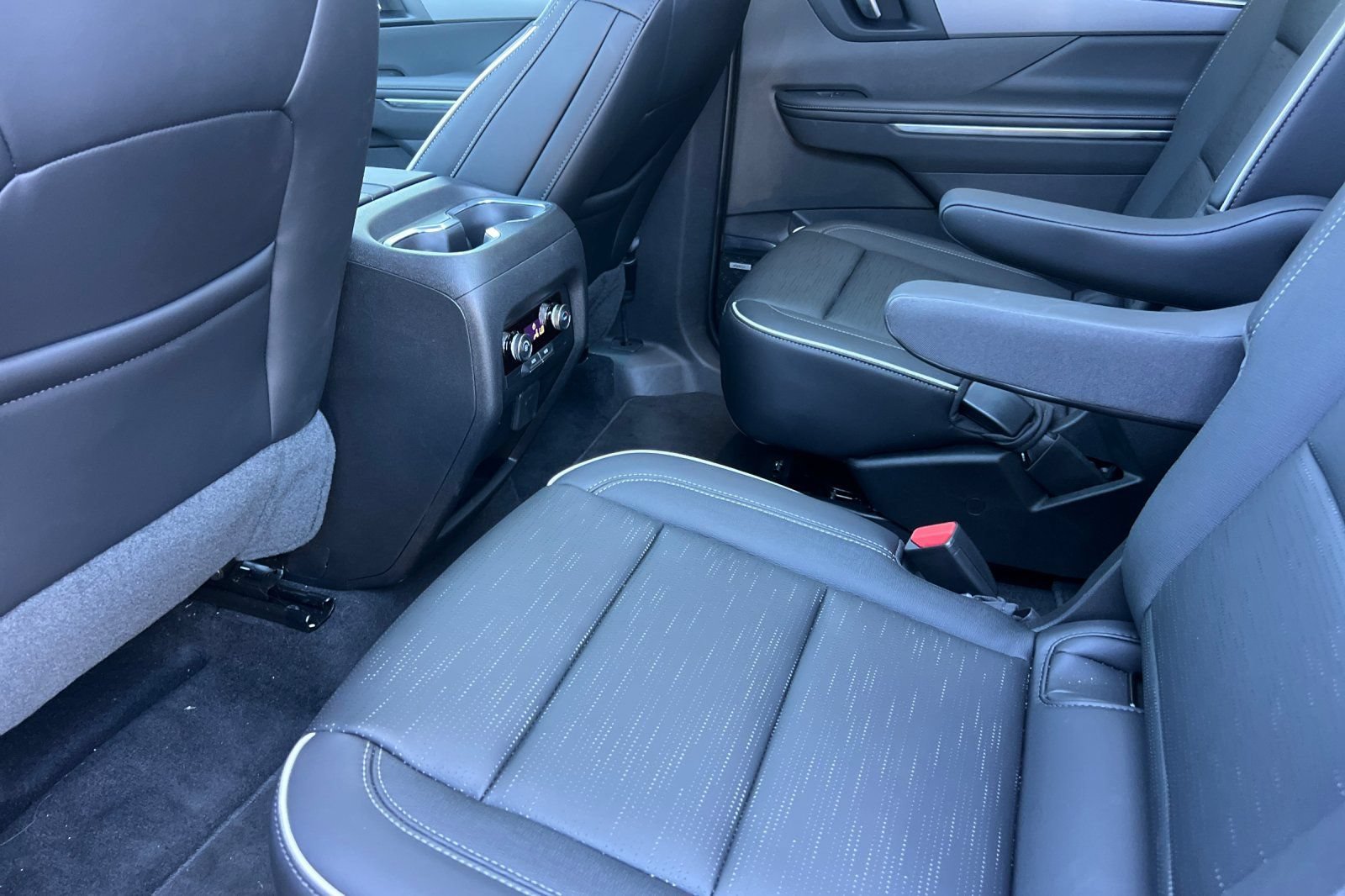 Used 2026 Buick Enclave Sport Touring w/ Power Package FWD image 14