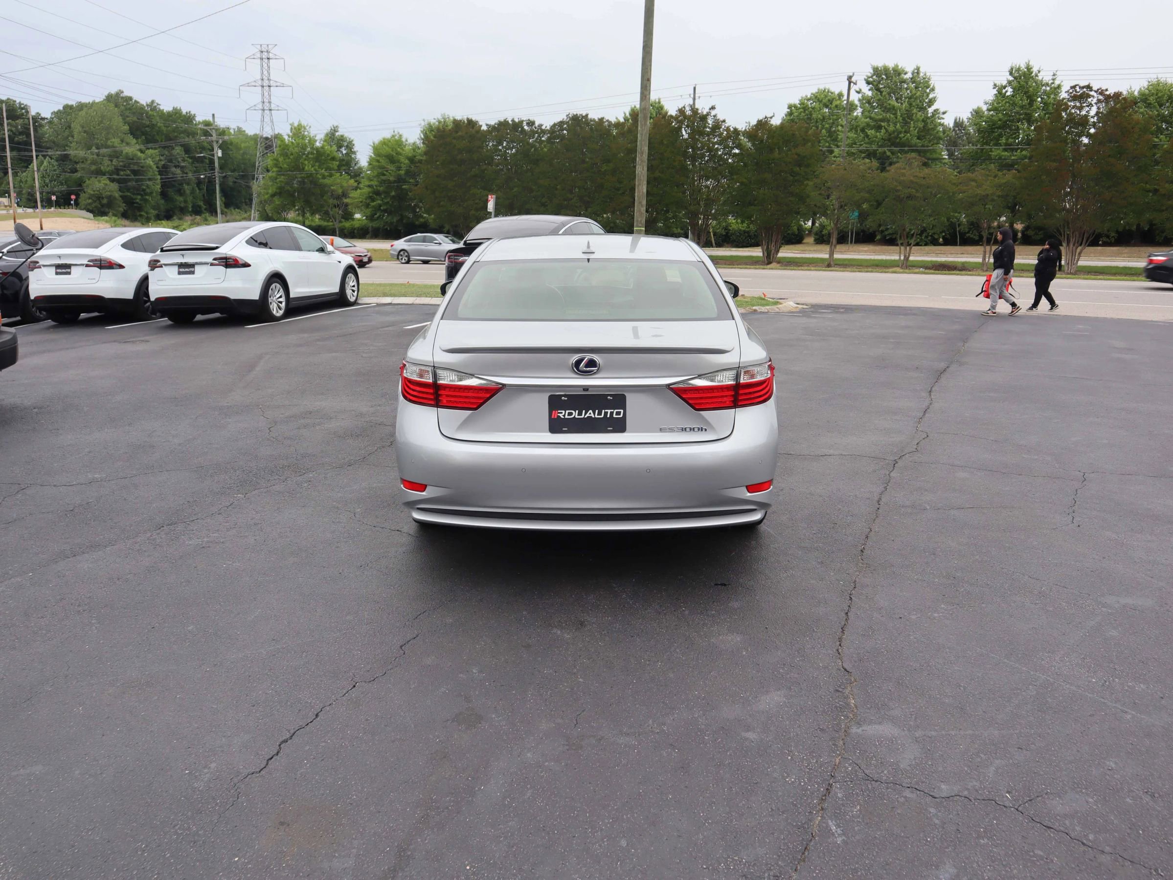 Used 2013 Lexus ES 300h w/ Luxury Pkg FWD image 9