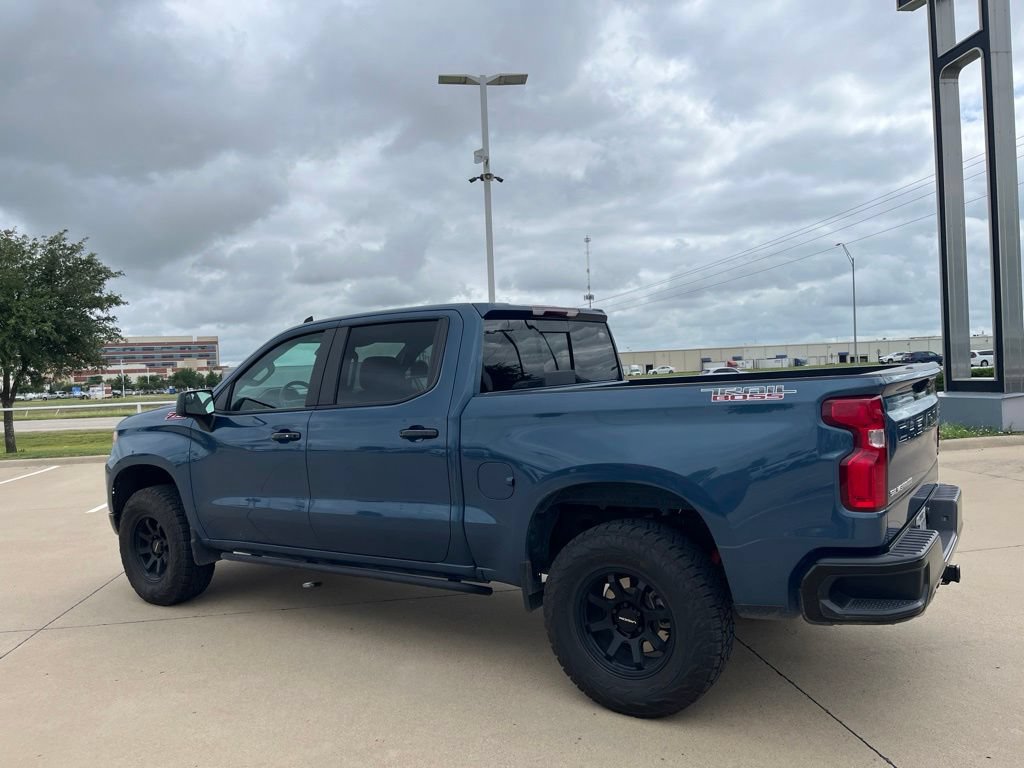 Used 2024 Chevrolet Silverado 1500 LT Trail Boss w/ Convenience Package II AWD/4WD image 4