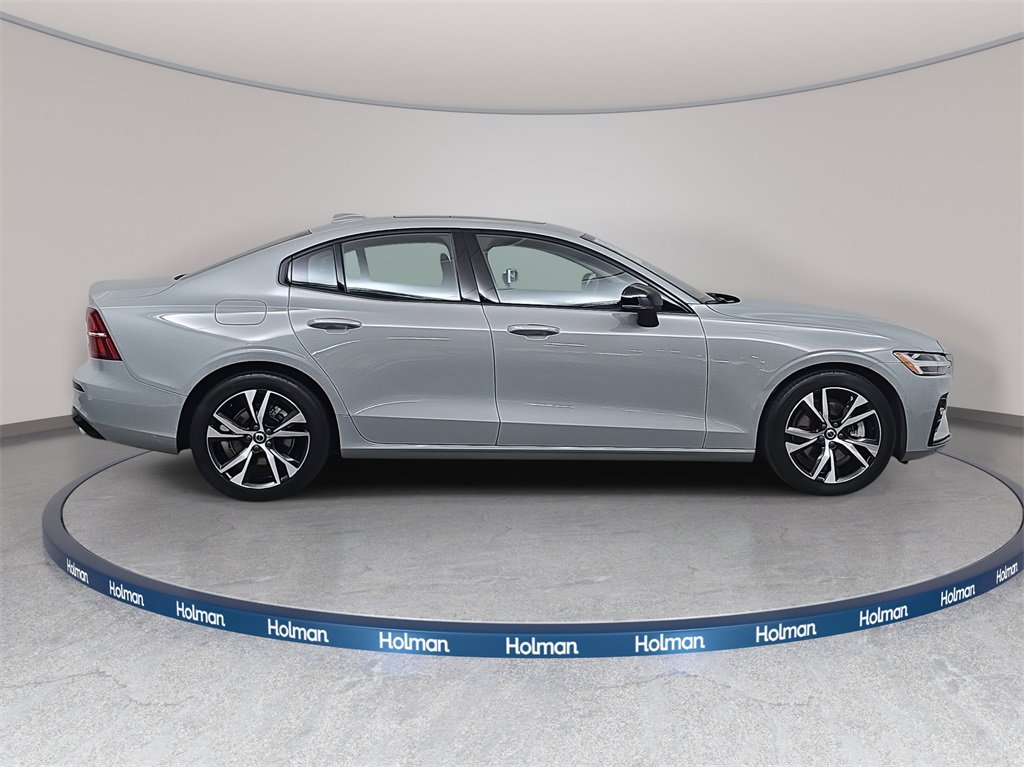 Used 2024 Volvo S60 B5 Core image 7