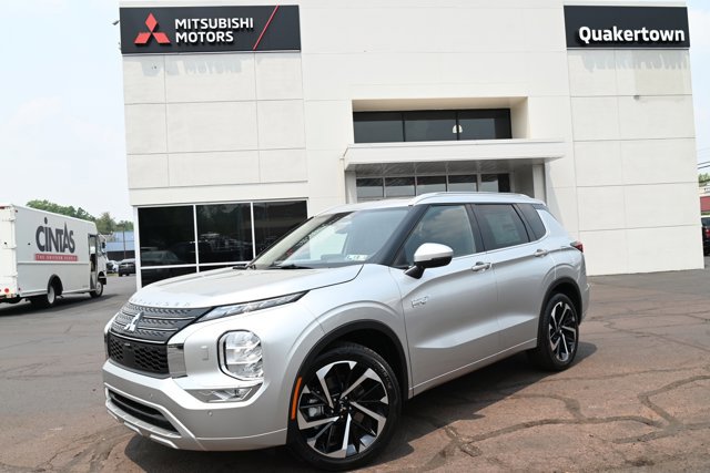 New 2023 Mitsubishi Outlander SEL image 1