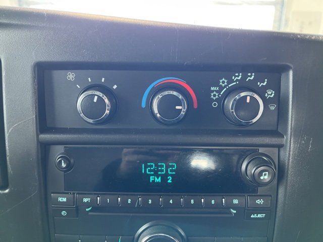 Used 2011 Chevrolet Express 1500 image 20