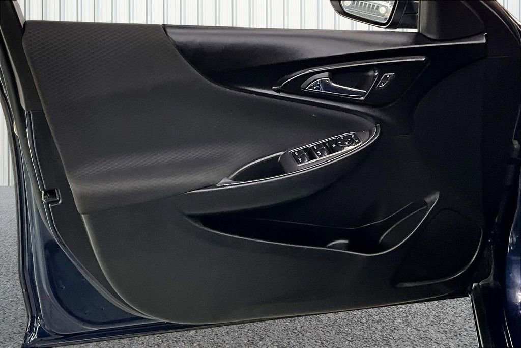 Used 2022 Chevrolet Malibu LT FWD image 18