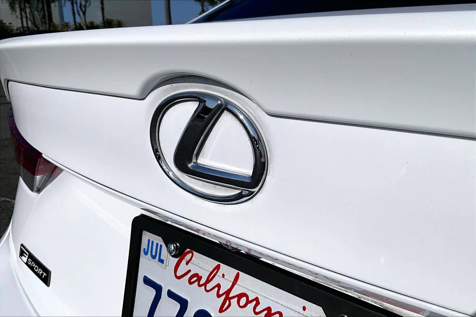 Used 2017 Lexus IS 200t F Sport w/ F Sport Package RWD image 29