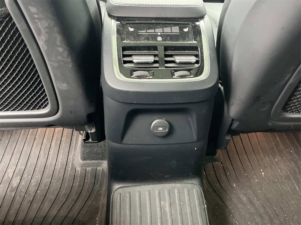 Used 2022 Volvo XC90 T8 Inscription Expression w/ Advanced Package image 17