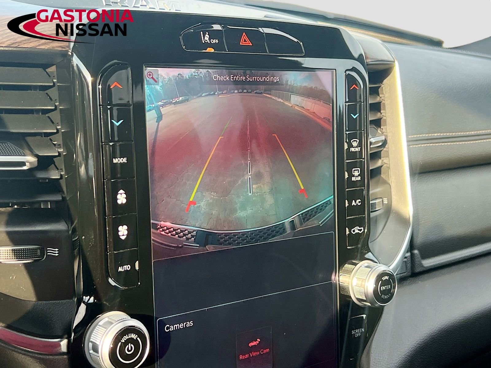 Used 2025 RAM 1500 Laramie image 18