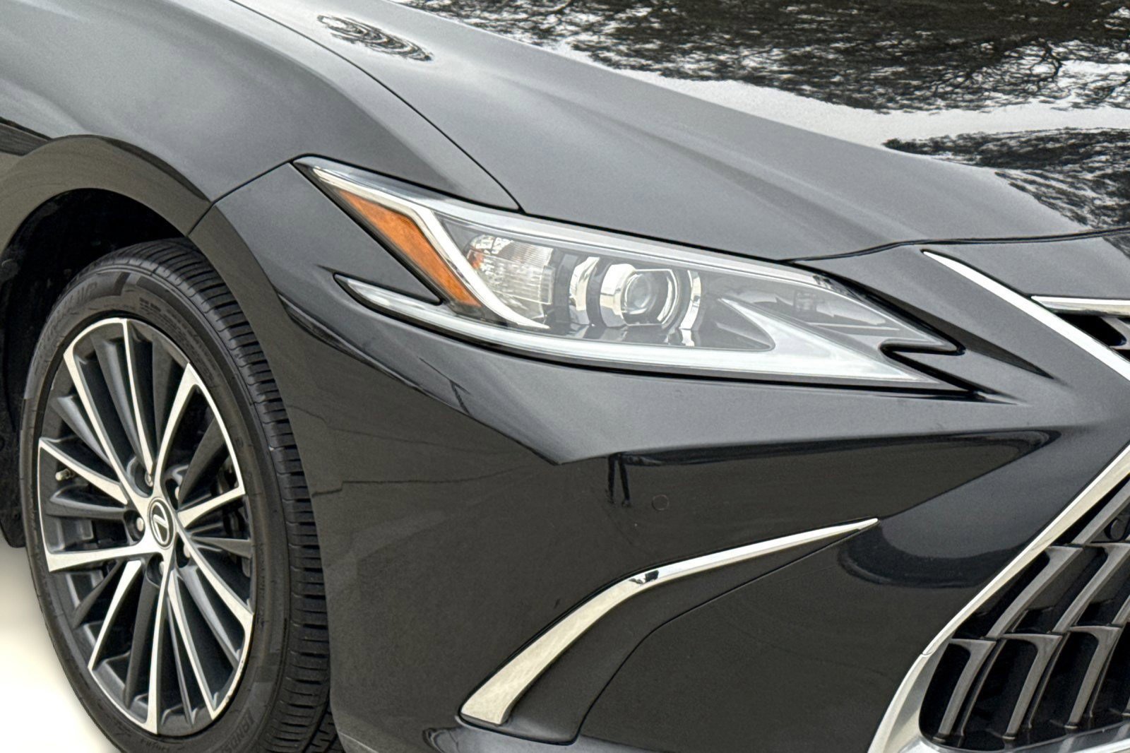Used 2022 Lexus ES 300h w/ Premium Package image 10