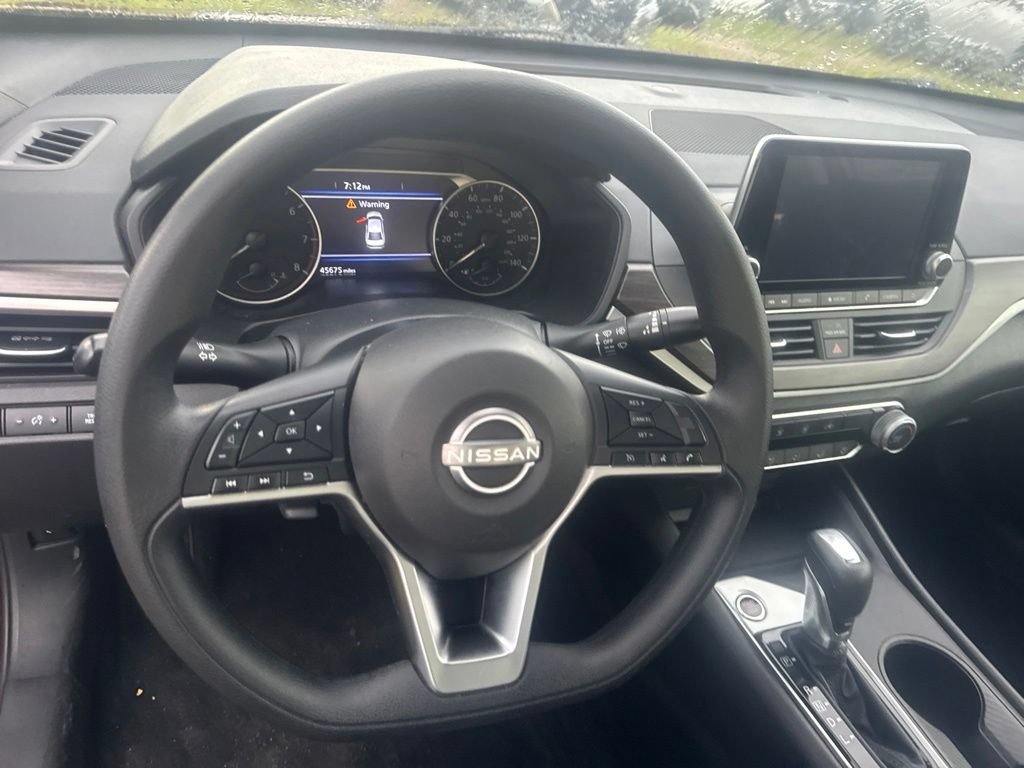 Used 2025 Nissan Altima 2.5 SV FWD image 10