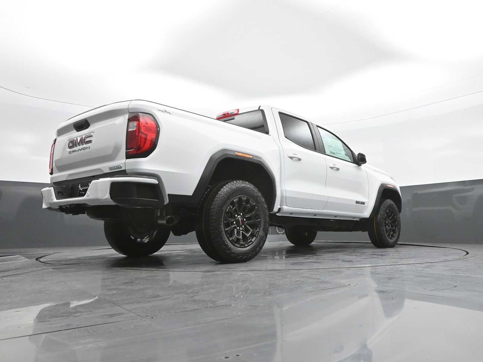 New 2026 GMC Canyon Elevation w/ Convenience Package image 40