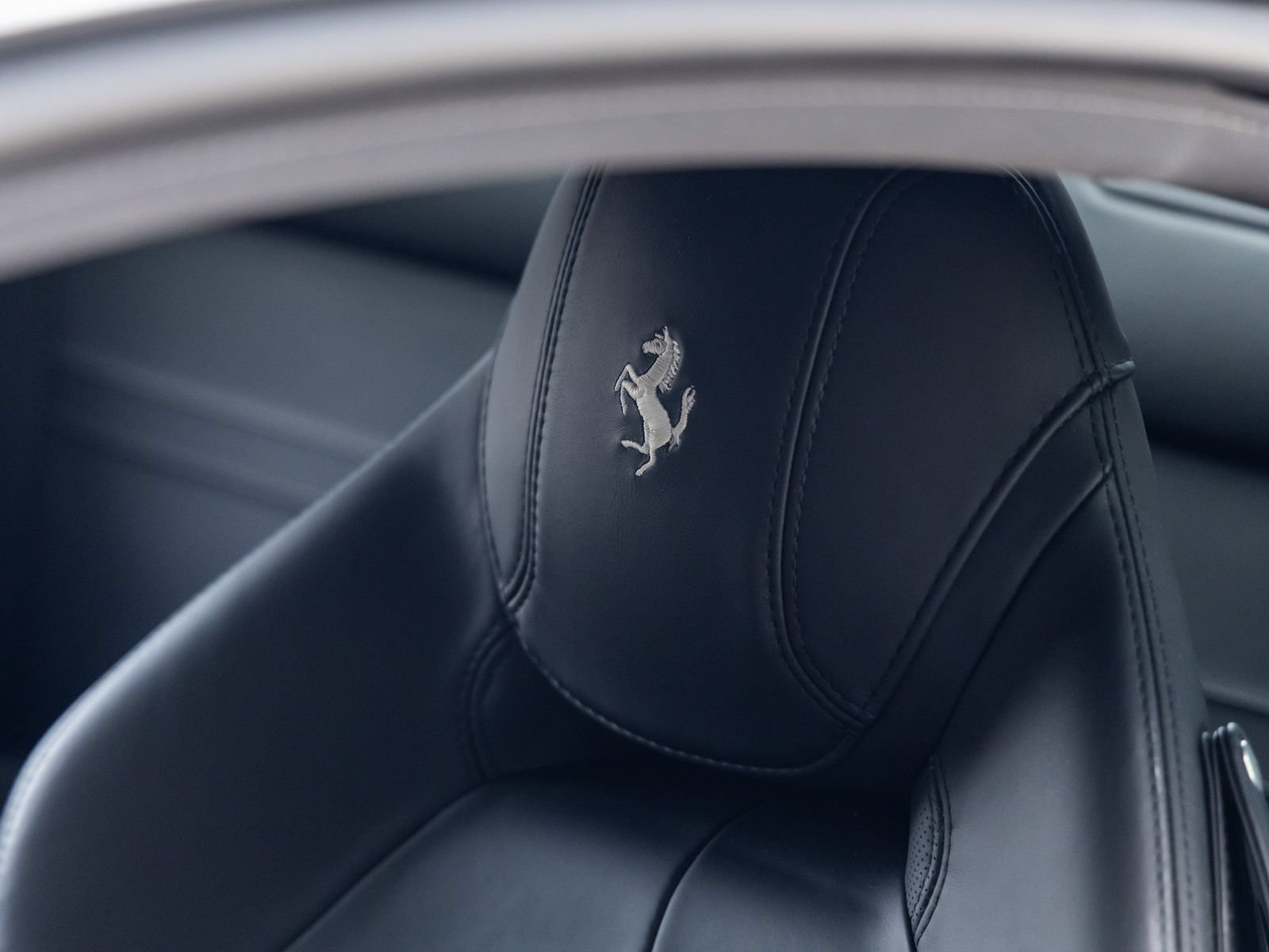 Used 2015 Ferrari California T RWD image 28