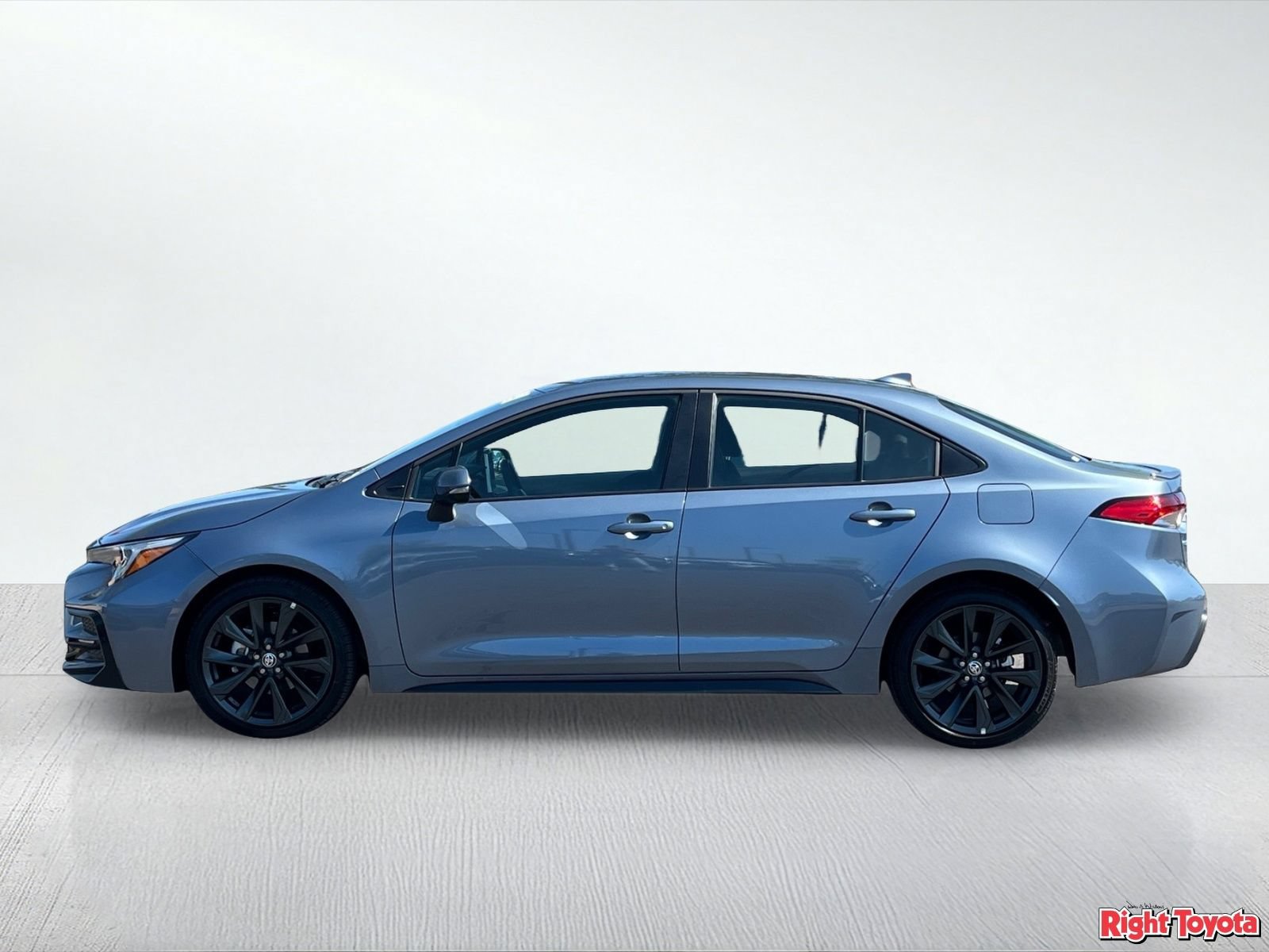 Certified 2026 Toyota Corolla SE w/ SE Package FWD image 4