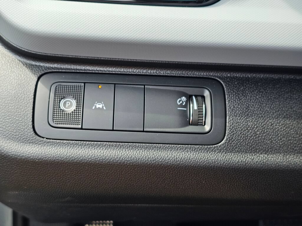 New 2027 Chevrolet Bolt LT FWD image 32