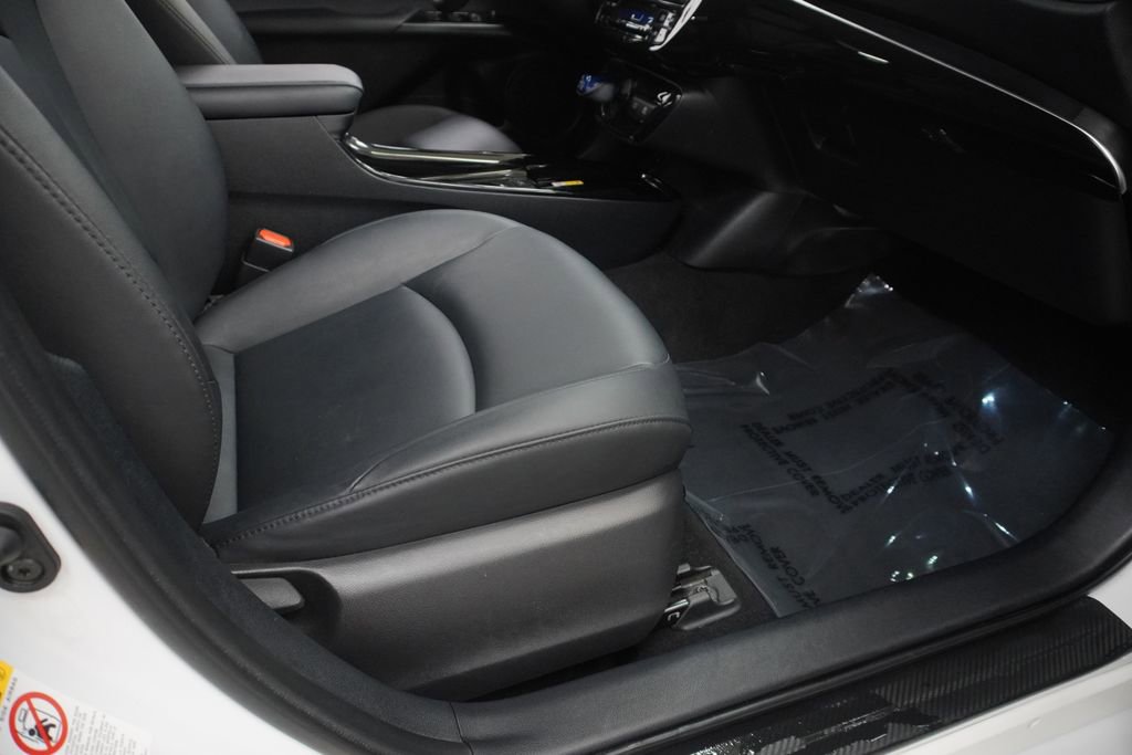 Used 2022 Toyota Prius FWD image 48
