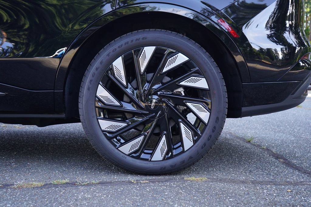 New 2026 Lincoln Nautilus Reserve AWD/4WD image 34