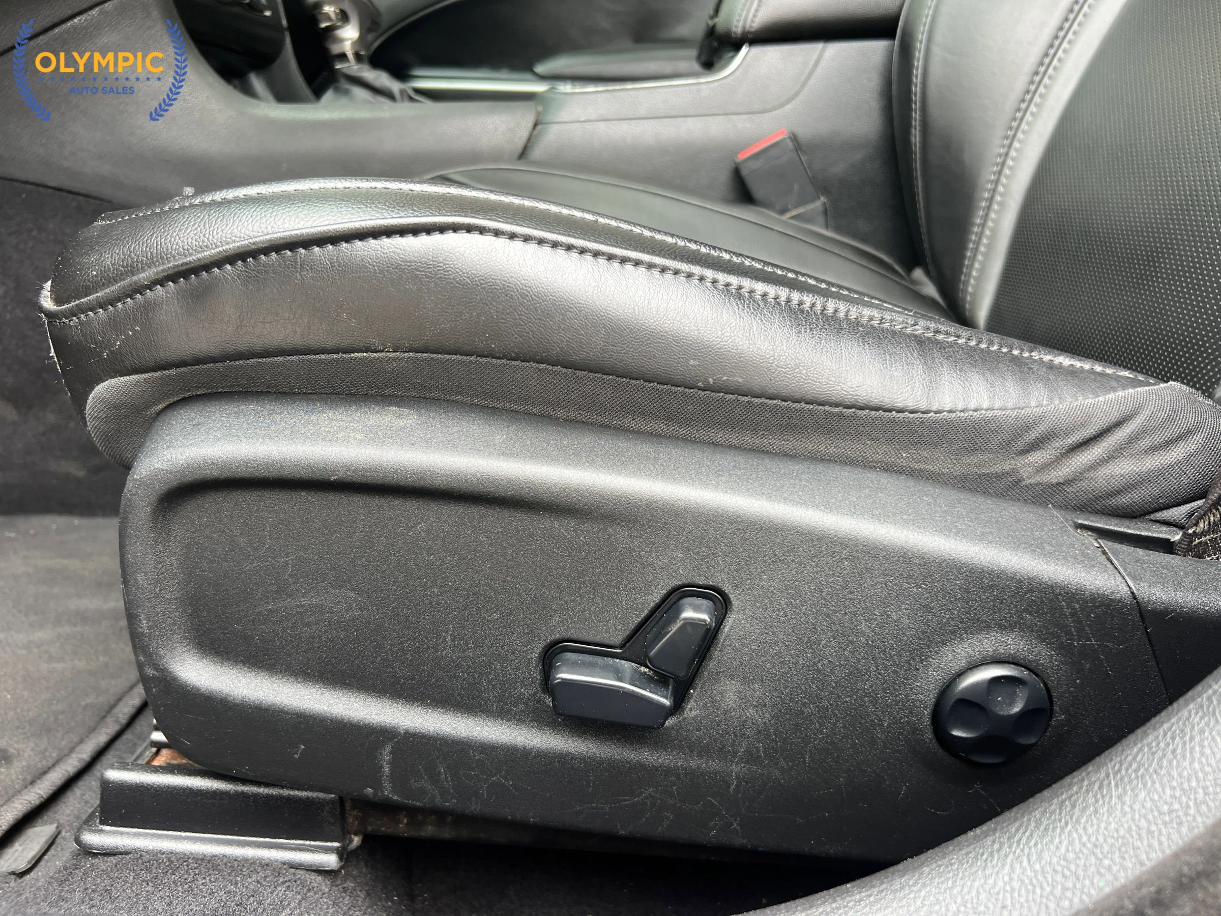 Used 2019 Dodge Charger SXT w/ Leather Interior Group image 36