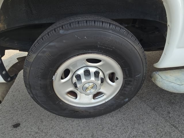 Used 2022 Chevrolet Express 2500 w/ Driver Convenience Package RWD image 17