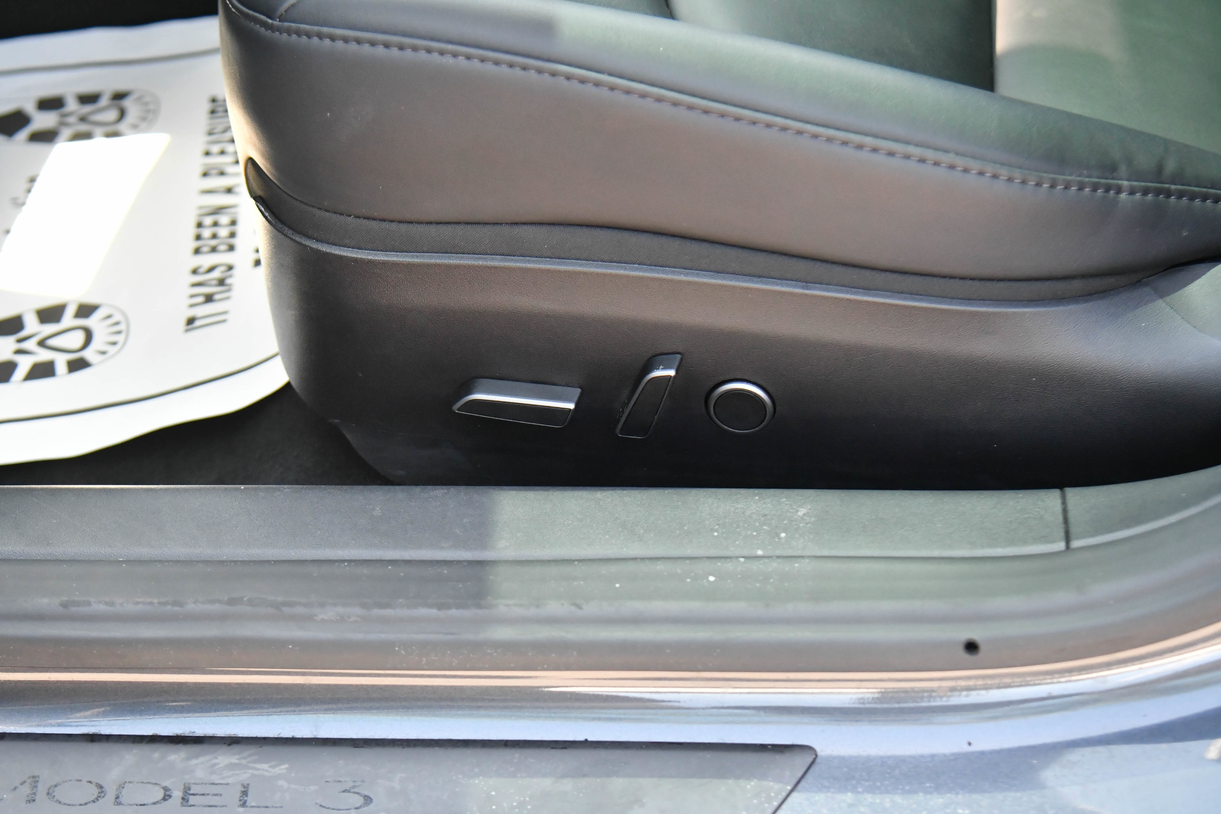 Used 2023 Tesla Model 3 Standard Range RWD image 16