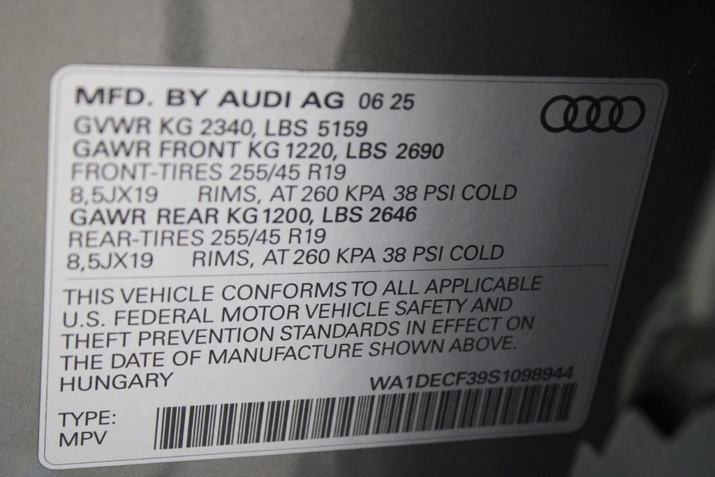 Used 2025 Audi Q3 2.0T Premium w/ Convenience Package AWD/4WD image 33