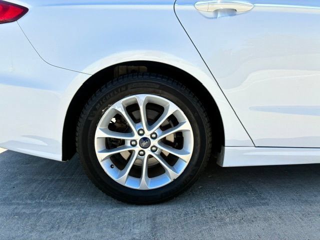 Used 2019 Ford Fusion SE FWD image 9