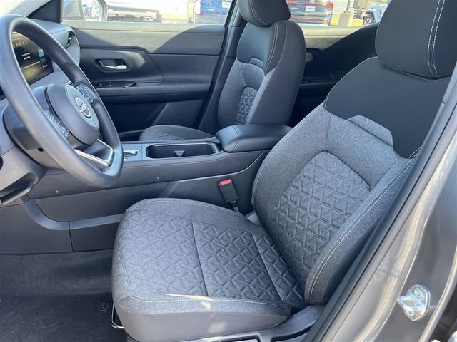 Used 2025 Nissan Kicks SV image 17