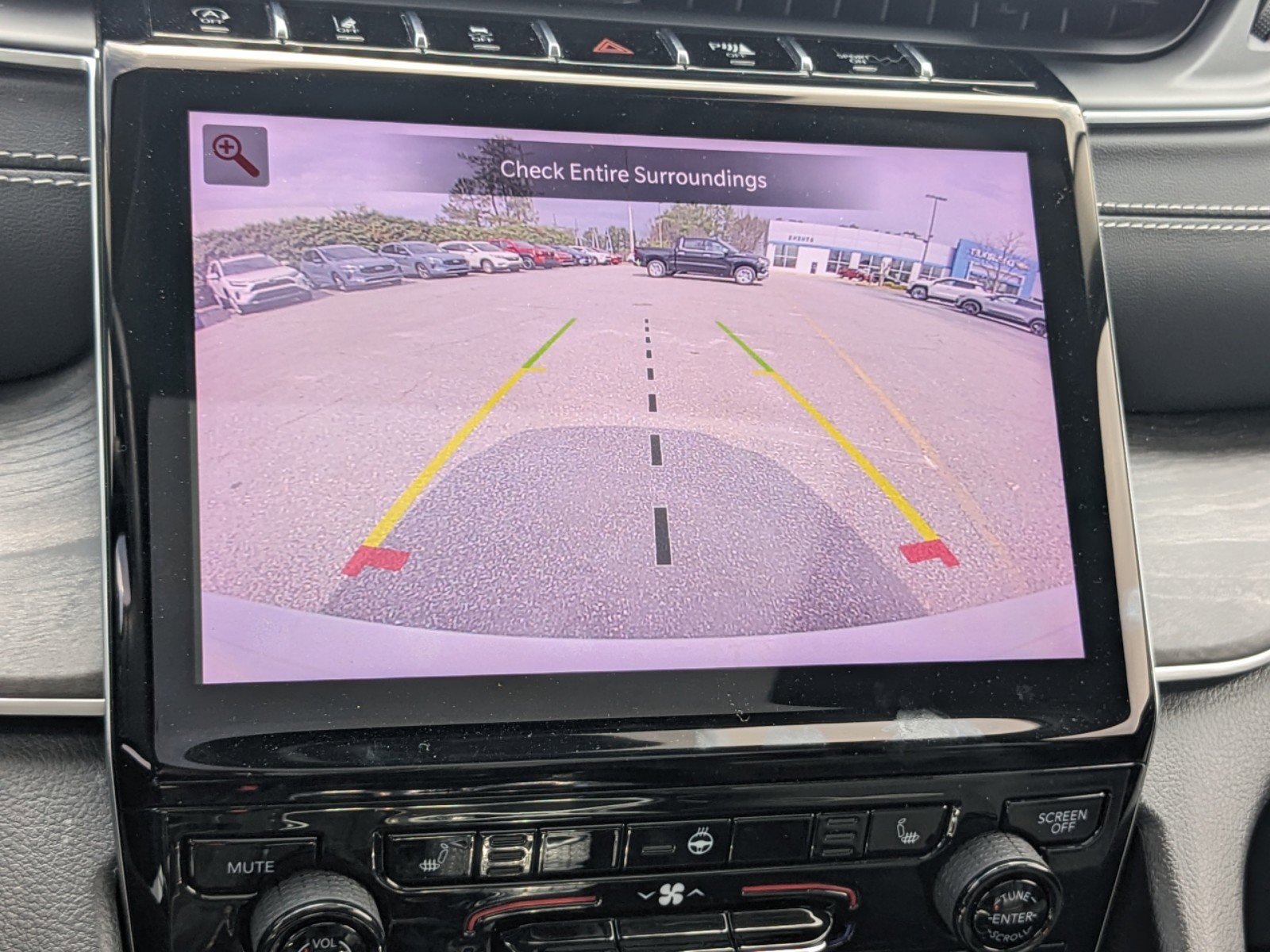 Used 2022 Jeep Grand Cherokee Limited image 23