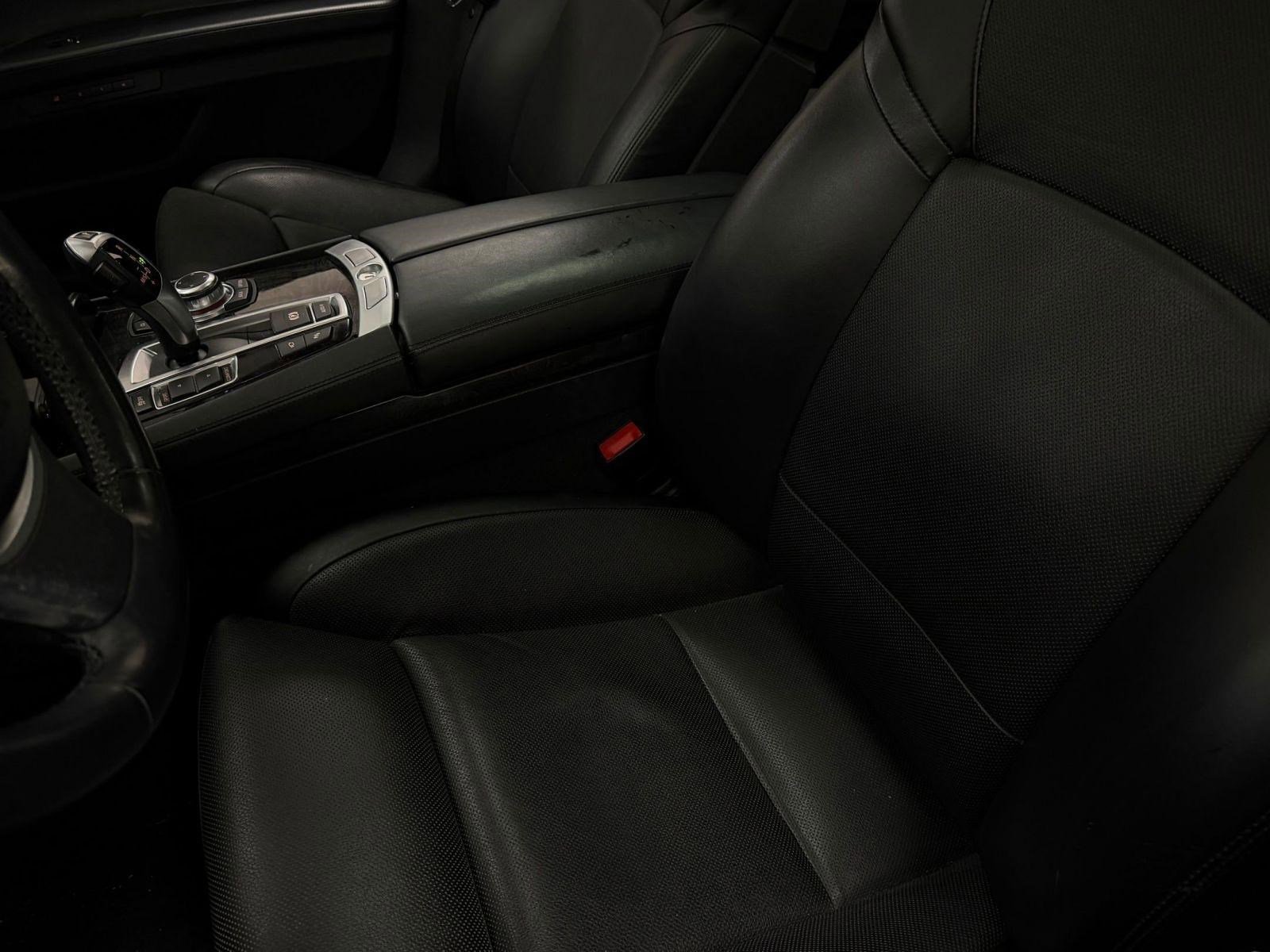 Used 2012 BMW 750i image 8