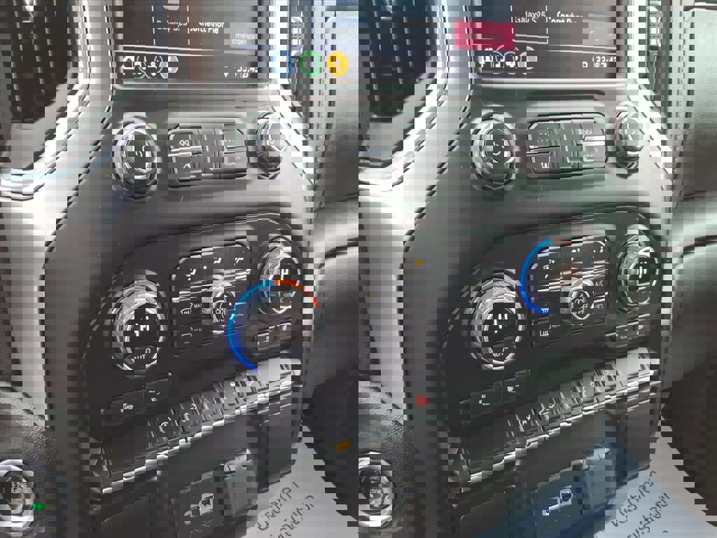 Certified 2022 Chevrolet Silverado 1500 LT w/ Z71 Off-Road Package image 19