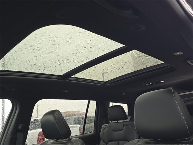 New 2025 Jeep Grand Cherokee L Limited image 11