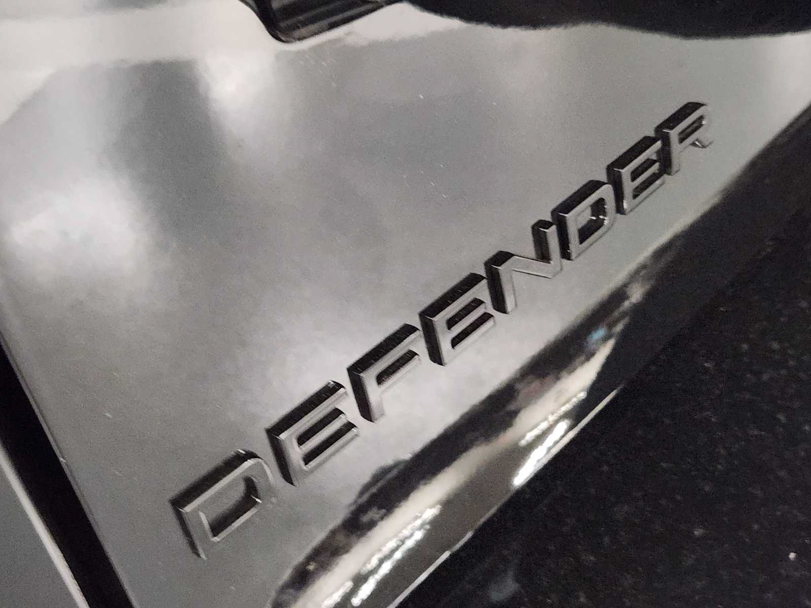 New 2026 Land Rover Defender 110 V8 AWD/4WD image 22