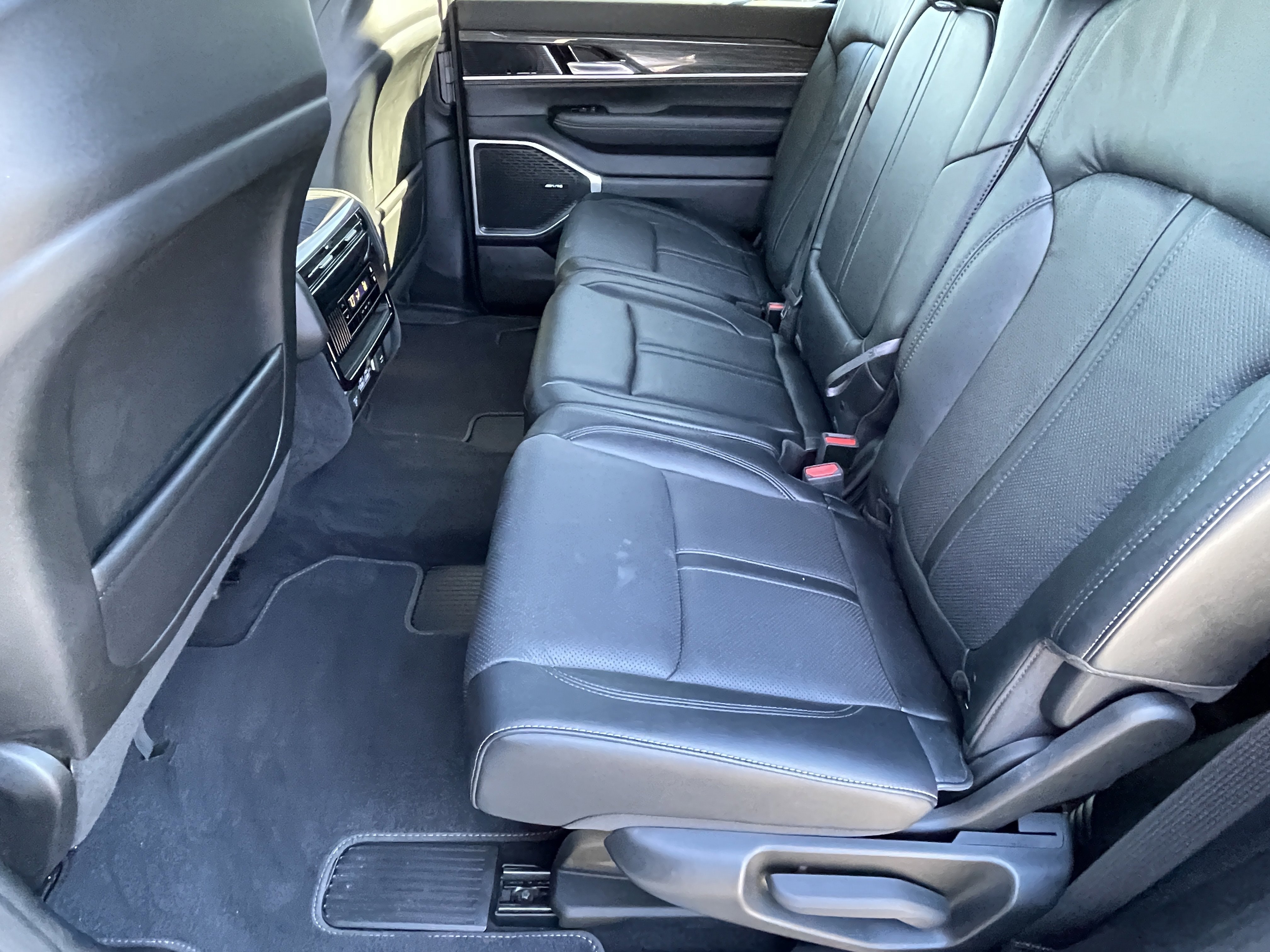 Used 2022 Jeep Wagoneer Series II image 17