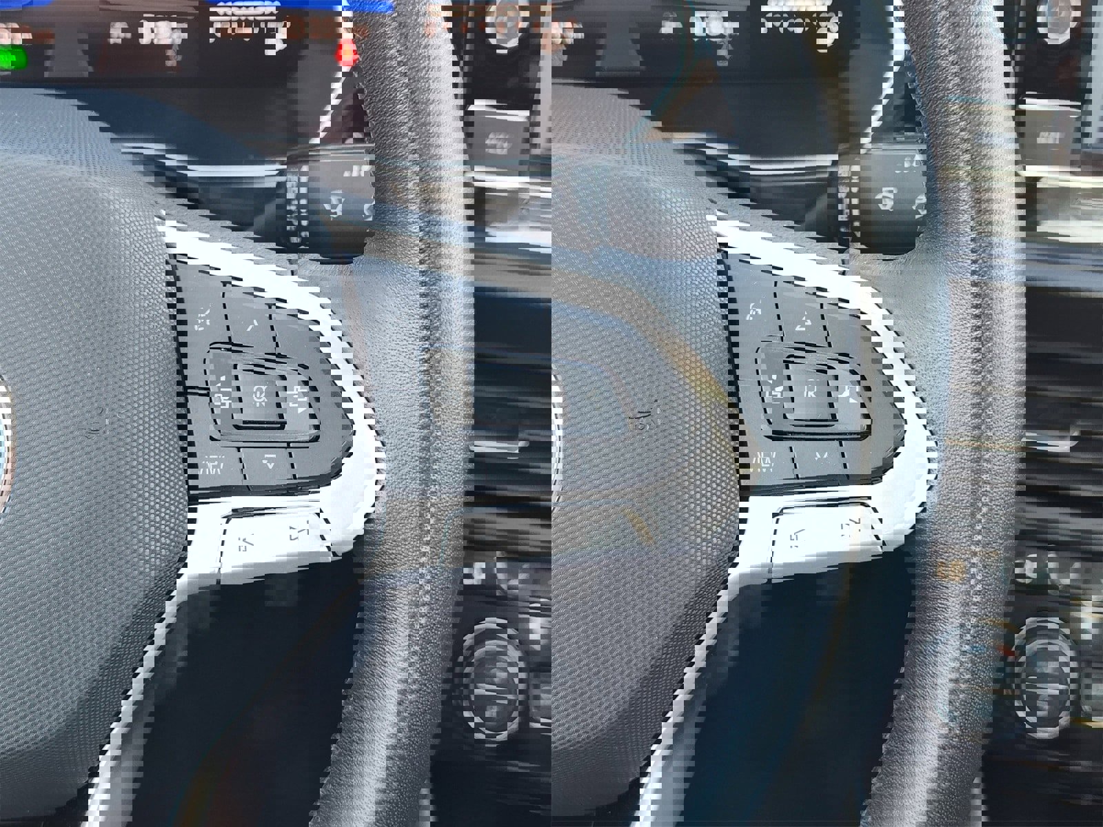 Used 2024 Volkswagen Jetta SE image 40