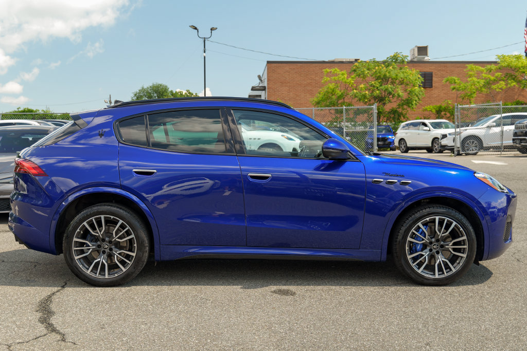 Used 2023 Maserati Grecale Modena AWD/4WD image 8