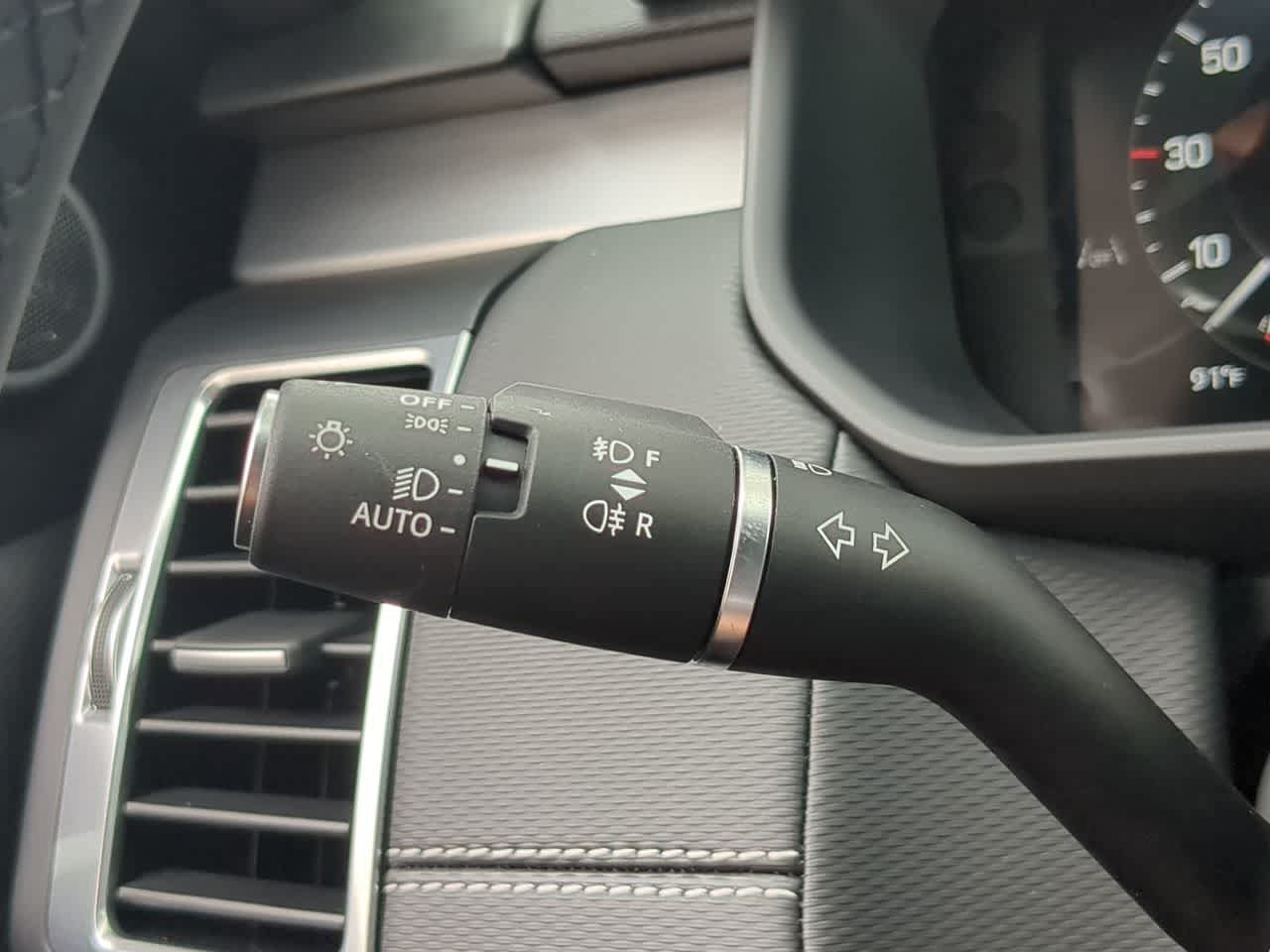 Certified 2025 Land Rover Discovery Dynamic SE AWD/4WD image 29