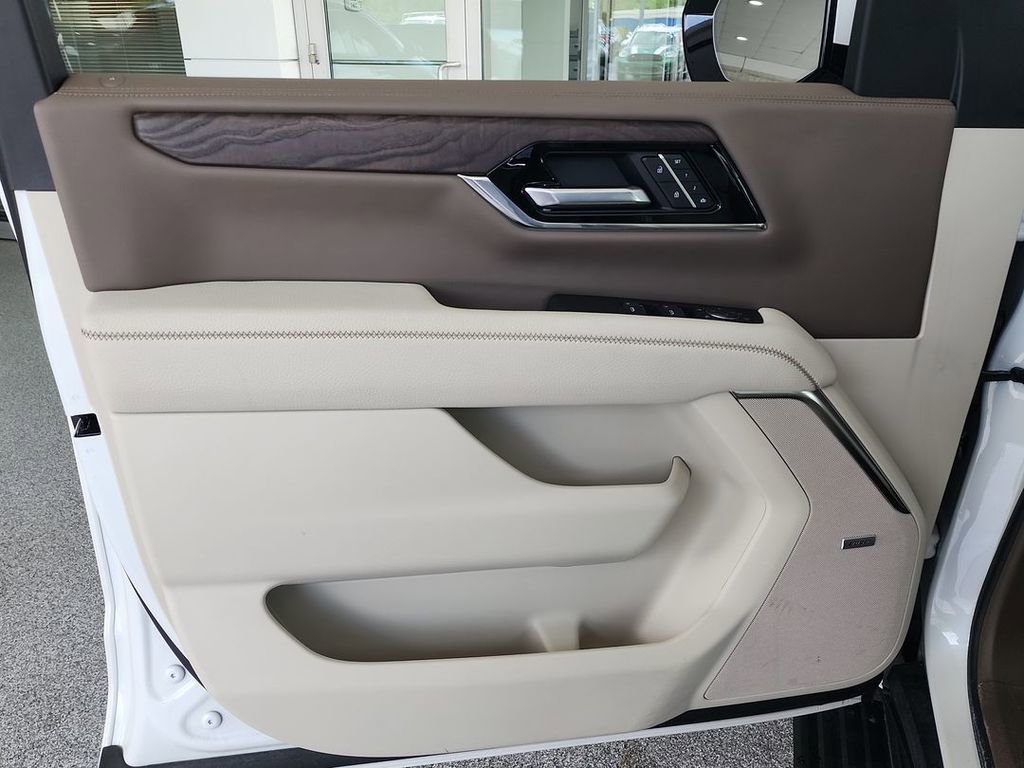 Used 2025 GMC Yukon Denali w/ Denali Reserve Package AWD/4WD image 22