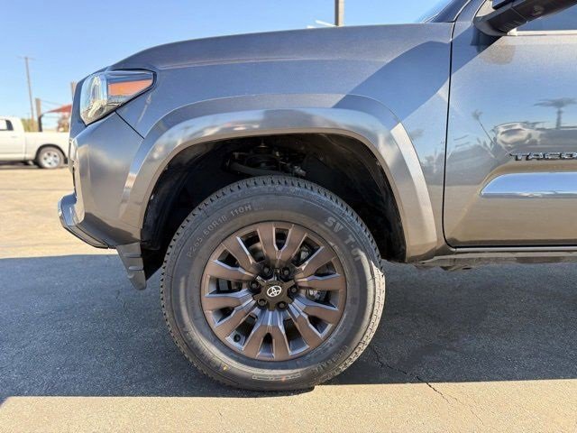Used 2022 Toyota Tacoma Limited image 24
