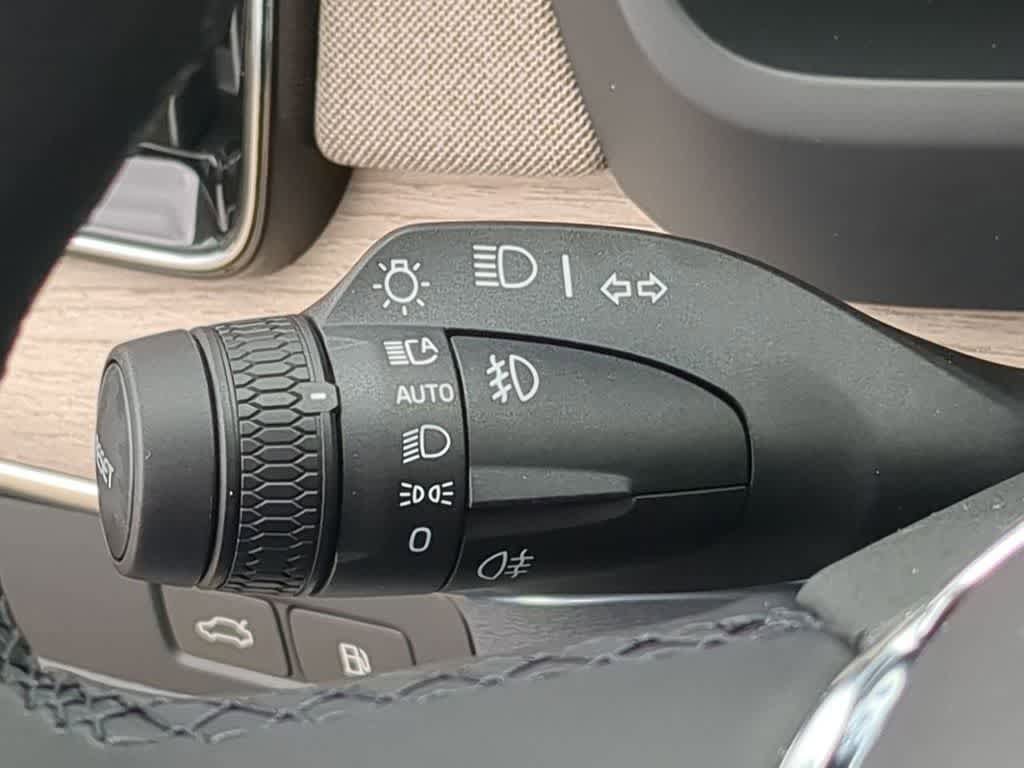 New 2026 Volvo XC90 T8 Plus w/ Protection Package Premier AWD/4WD image 25