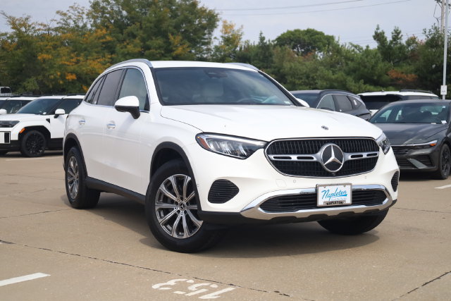 Used 2025 Mercedes-Benz GLC 300 image 3
